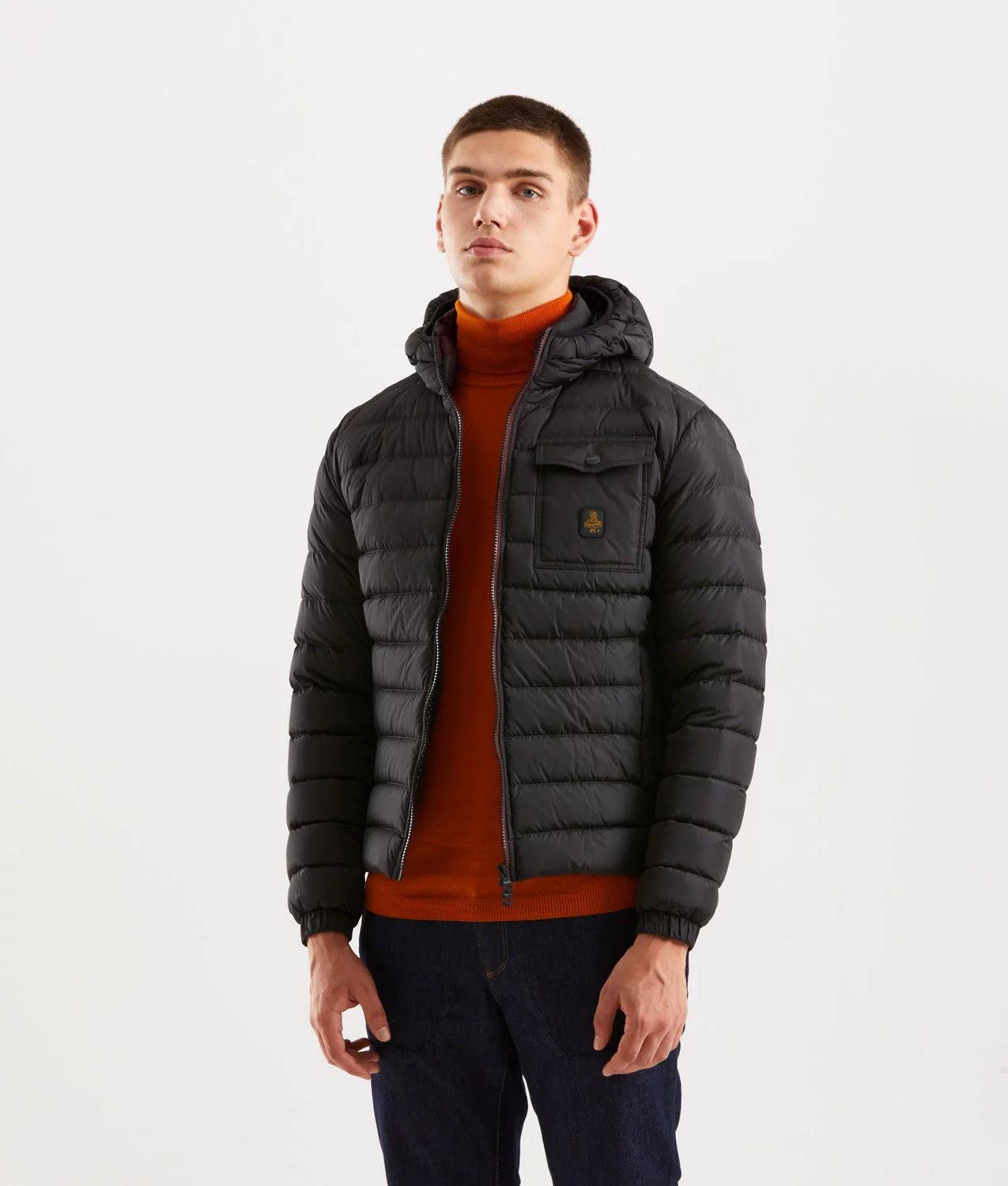 Refrigiwear Strak donsjack met capuchon en zakken