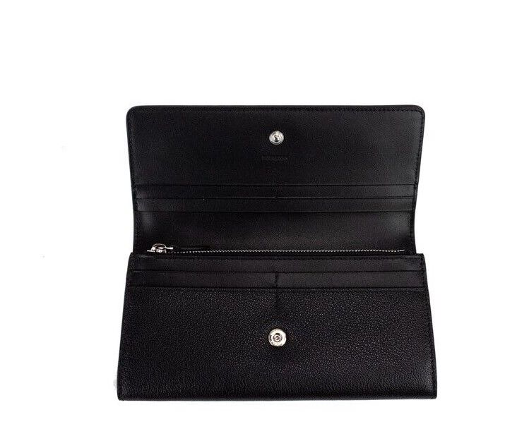 Burberry Porter Zwarte portemonnee met klep en logo van gegreineerd leer