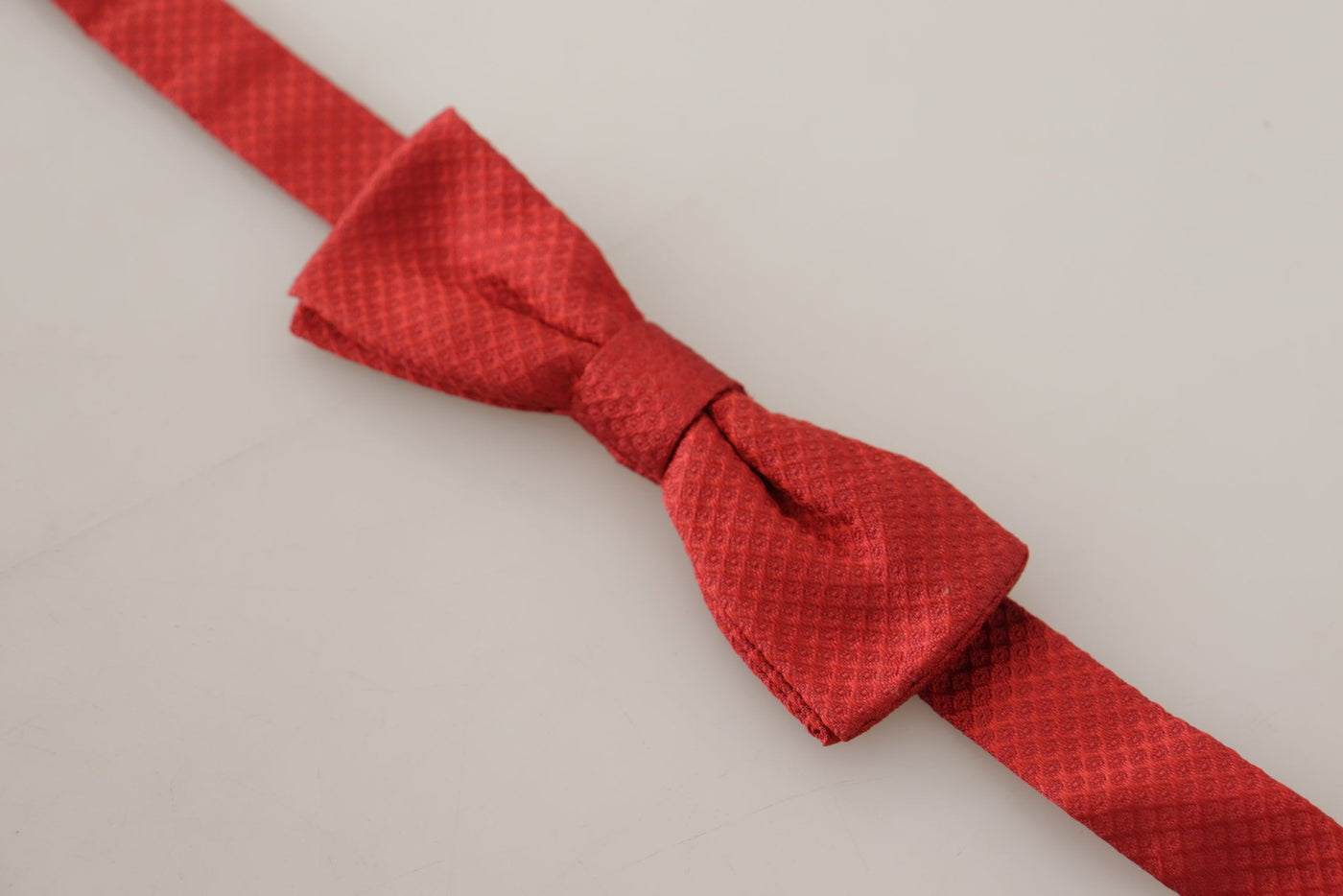 Dolce &amp; Gabbana Élégant nœud papillon en soie rouge