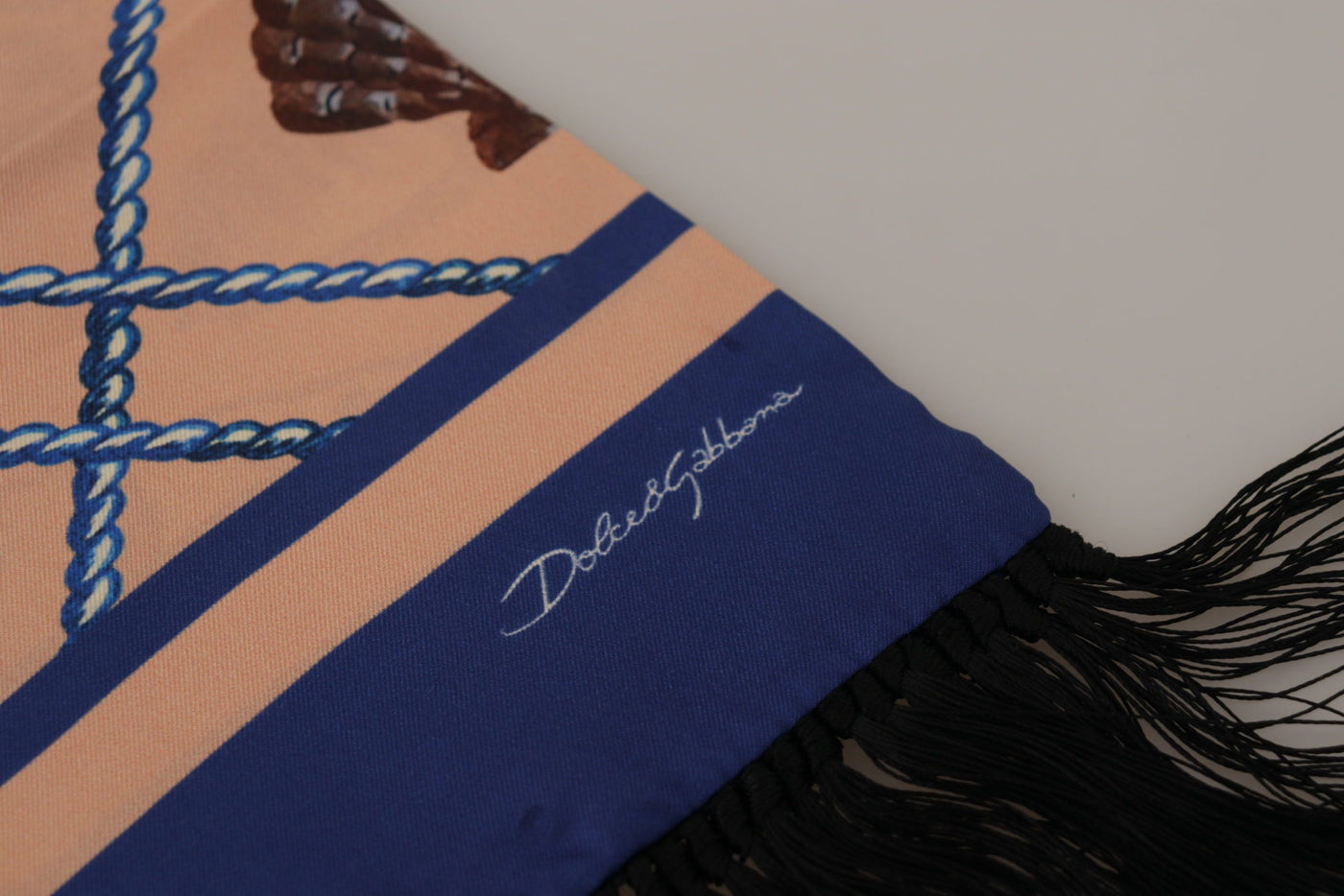 Foulard en soie à franges et châle Dolce &amp; Gabbana à motif coquillage multicolore et logo DG