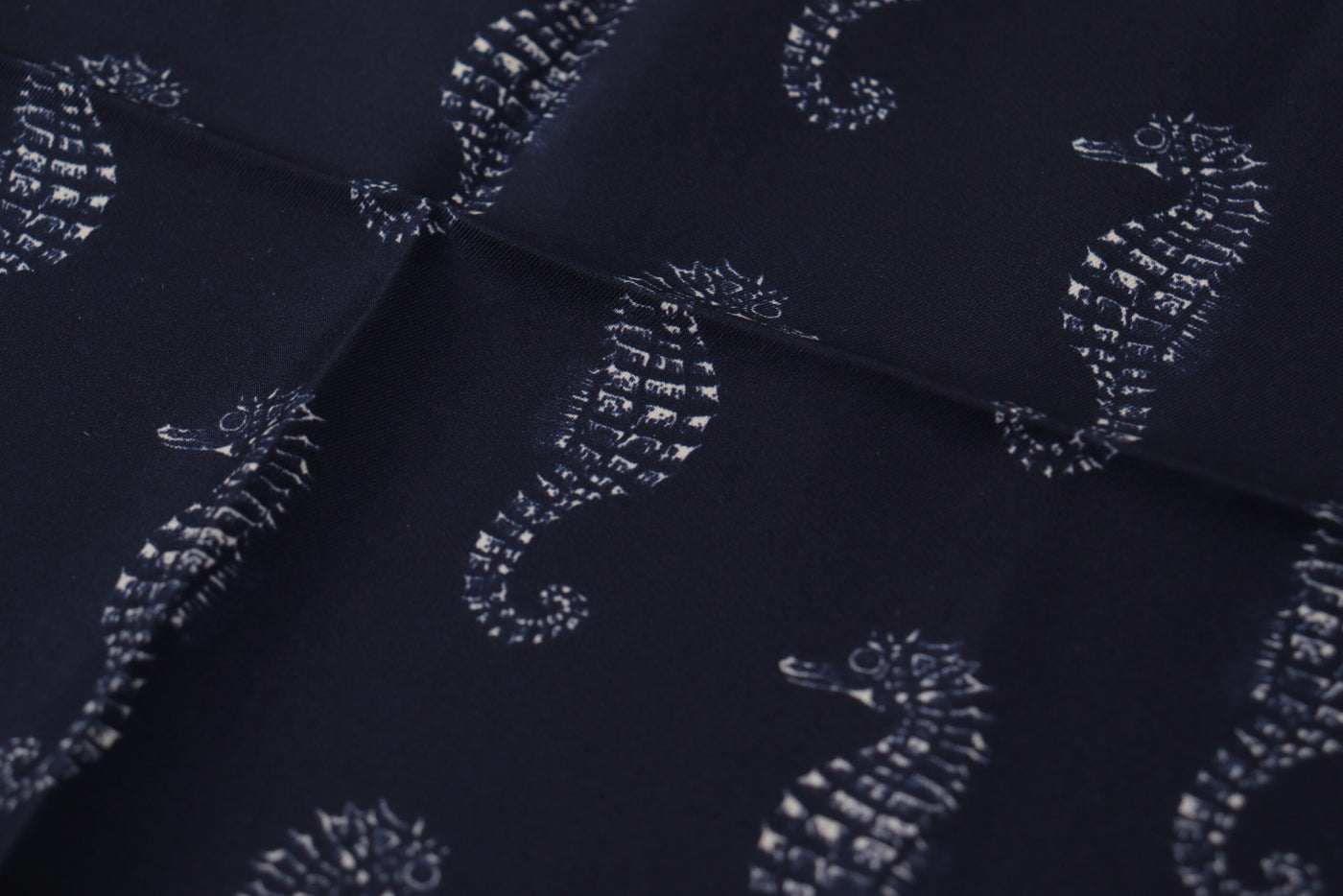 Foulard carré imprimé hippocampe bleu Dolce &amp; Gabbana DG