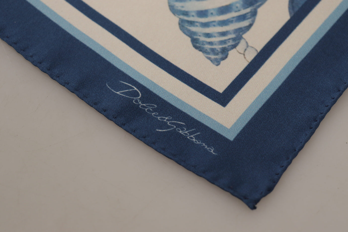 Foulard carré Dolce &amp; Gabbana à imprimé coquillages blancs et bleus