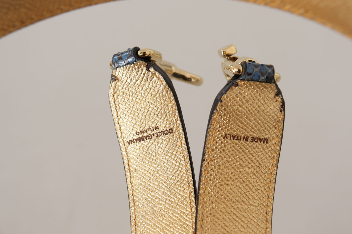 Dolce &amp; Gabbana Blauwe Exotische Lederen Schouderband met Kristallen