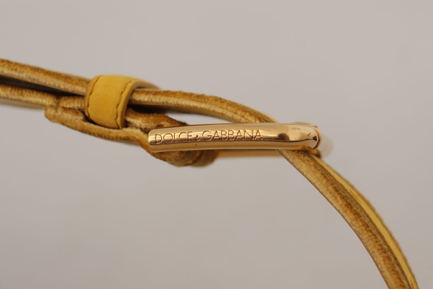 Dolce &amp; Gabbana Gele Fluwelen Gouden Metalen Logo Gegraveerde Gesp Riem