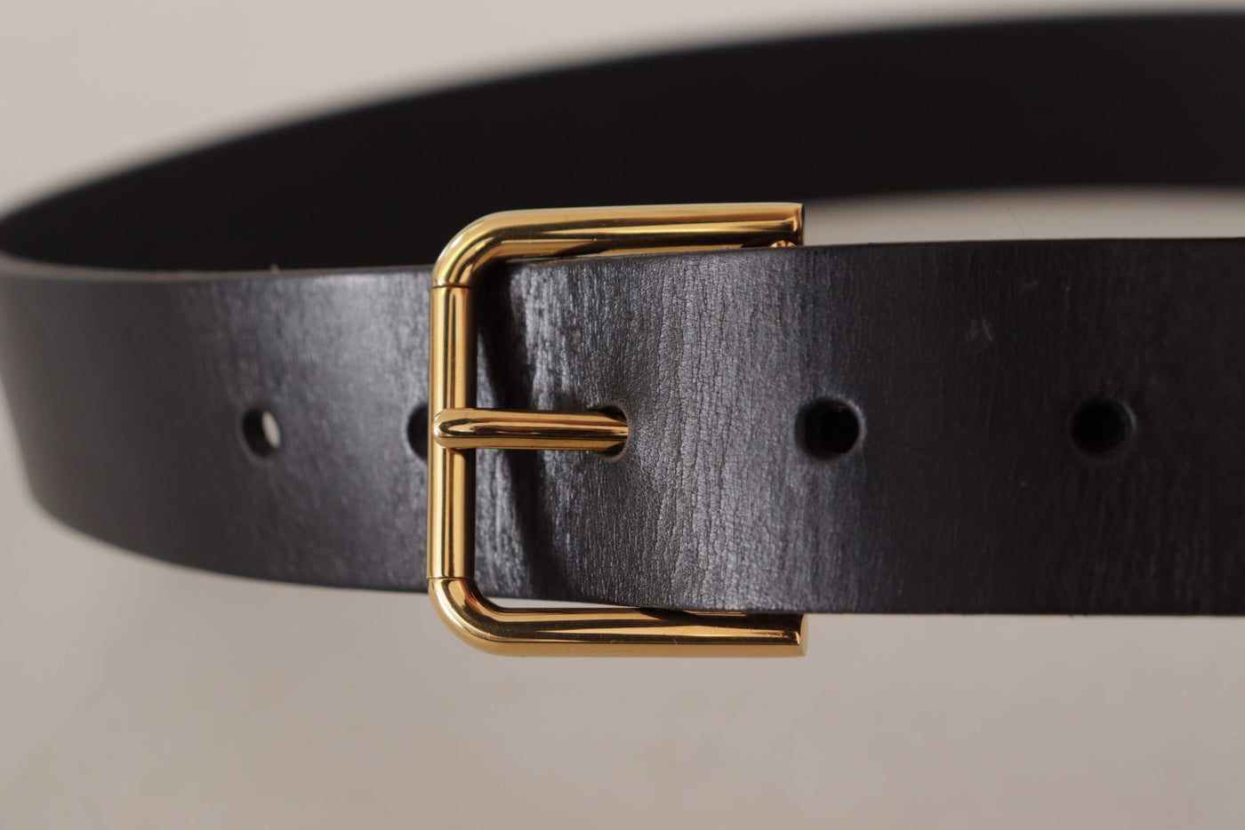 Dolce &amp; Gabbana Zwarte Kalfsleren Goudkleurige Logo Metalen Gesp Riem