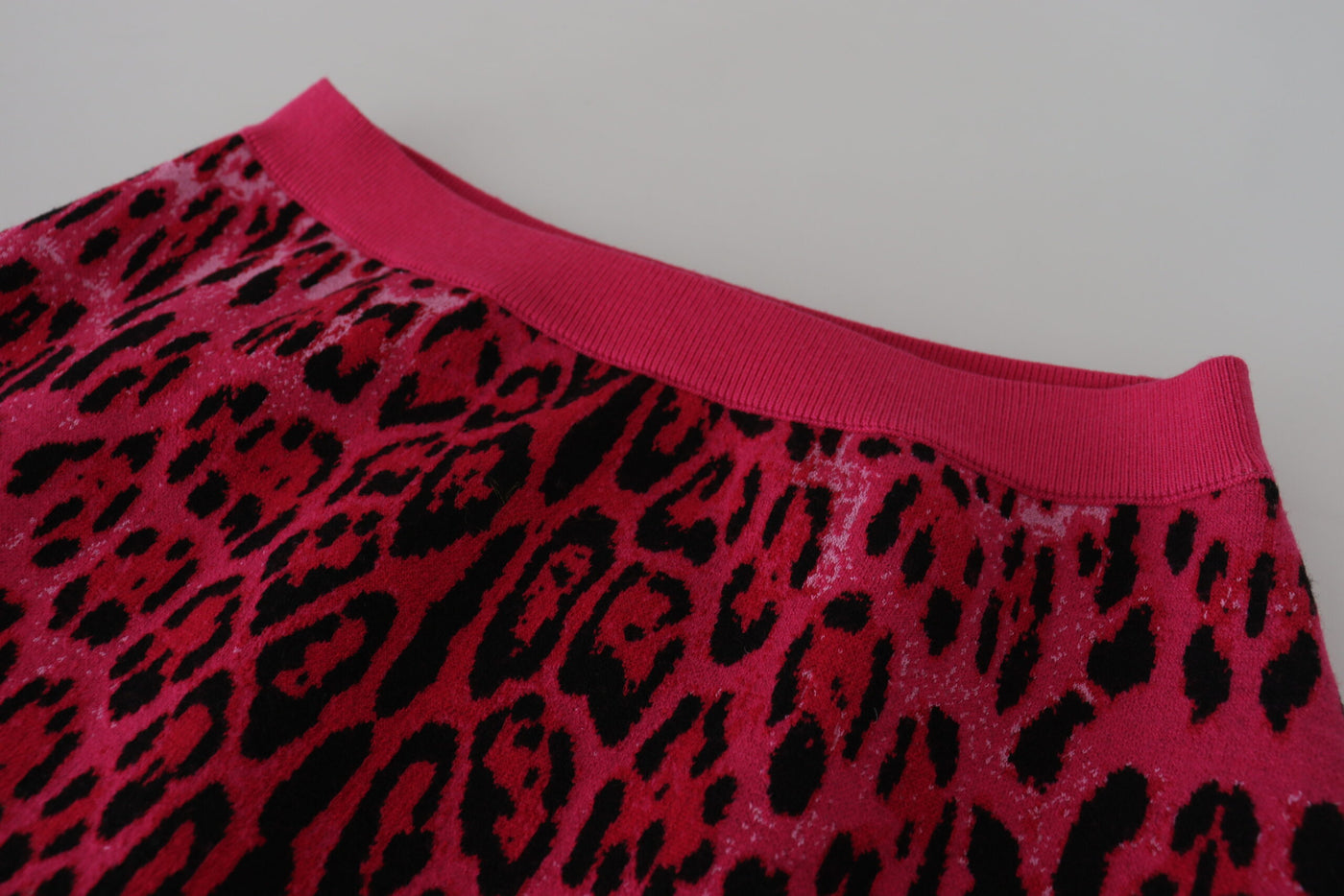 Mini-jupe trapèze taille haute à imprimé léopard rose Dolce &amp; Gabbana