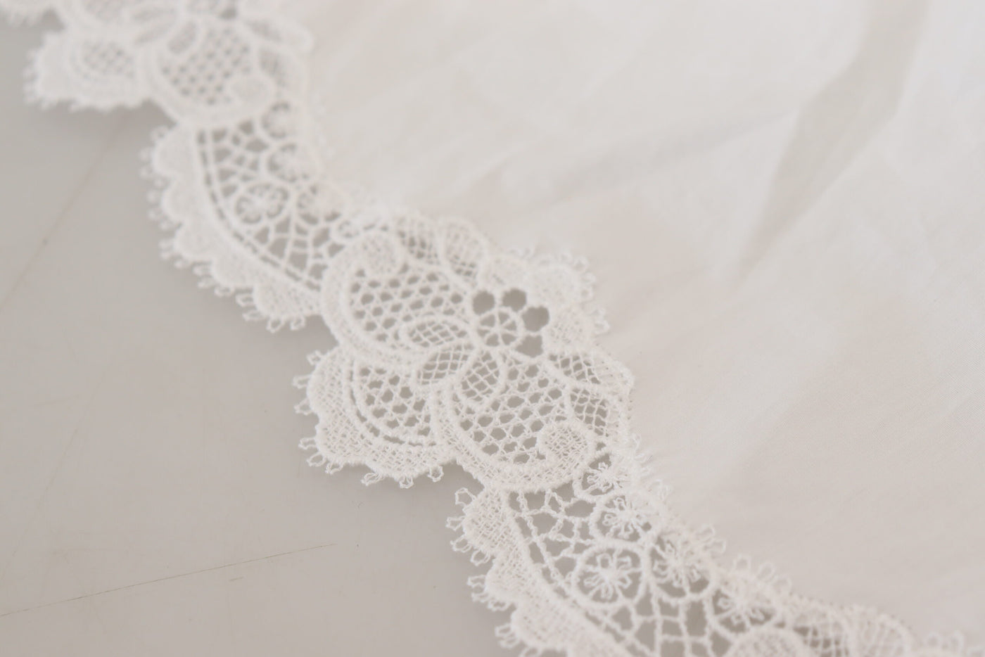 Dolce &amp; Gabbana Witte Katoenen Blouse met Kanten Rand en Col