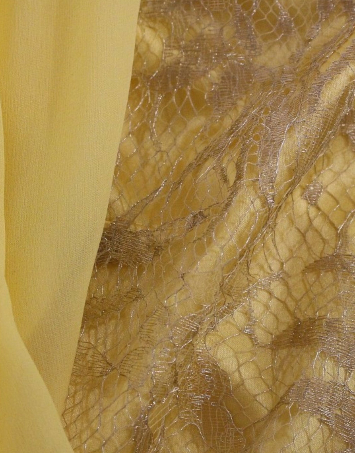 Mini-robe en dentelle jaune et cristaux Dolce &amp; Gabbana