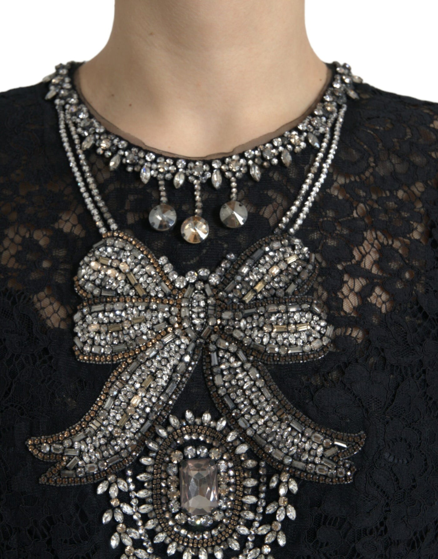 Robe fourreau en dentelle noire ornée de cristaux Dolce &amp; Gabbana