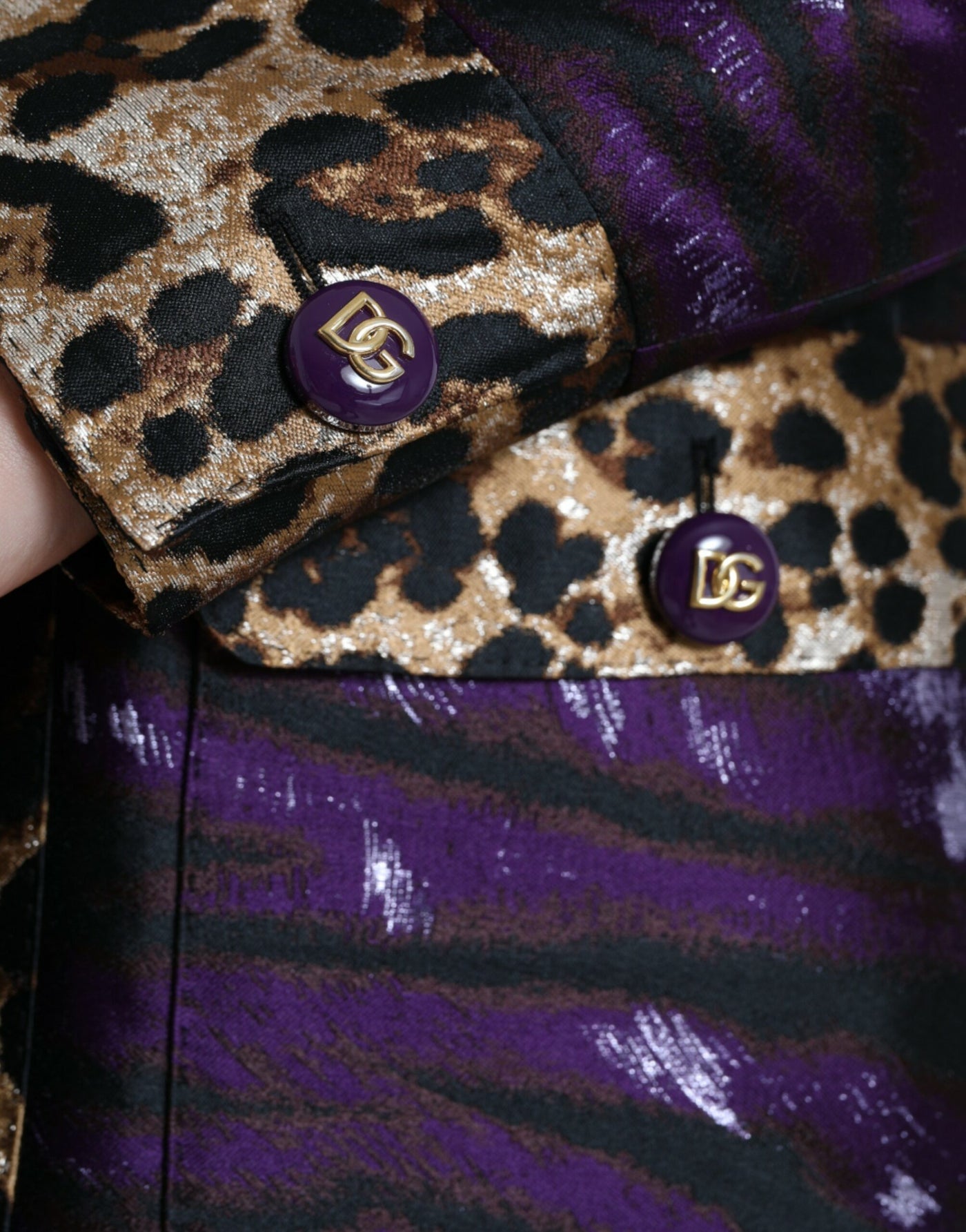 Dolce &amp; Gabbana paars lamé jacquard jas met tijgerprint