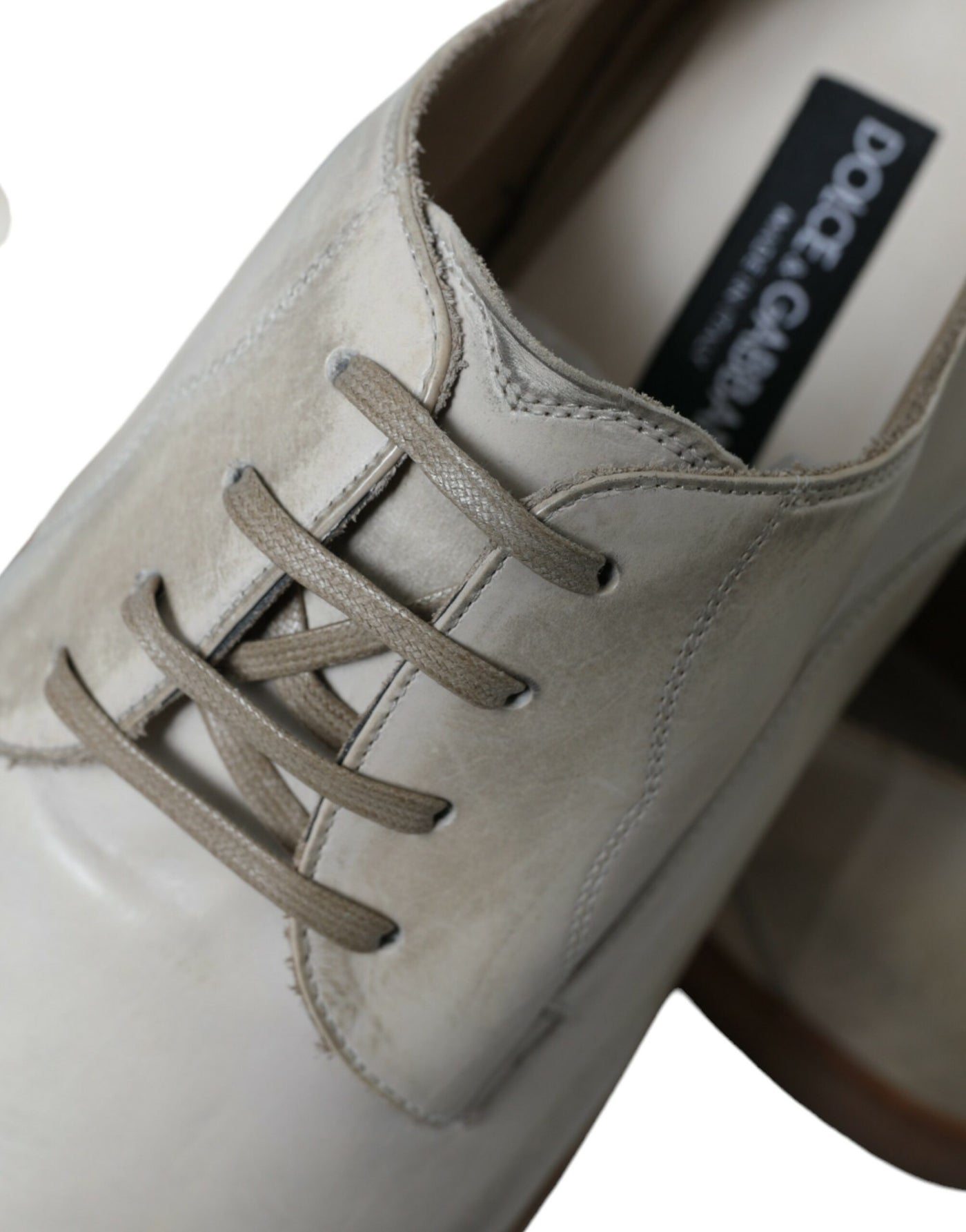 Dolce &amp; Gabbana Witte Derby-schoenen van verweerd leer