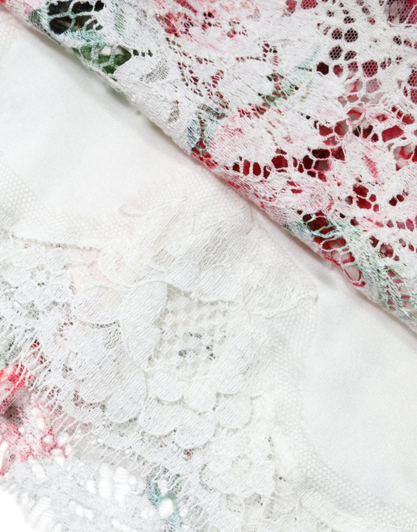 Dolce &amp; Gabbana Witte Pioen Kanten Blouse Top met Korte Mouwen
