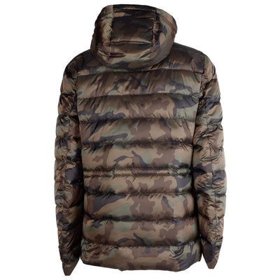 Ajouter une veste en nylon de l'armée