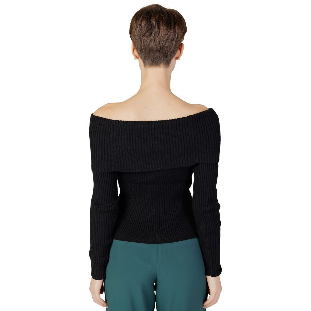 Alleen zwarte viscose trui