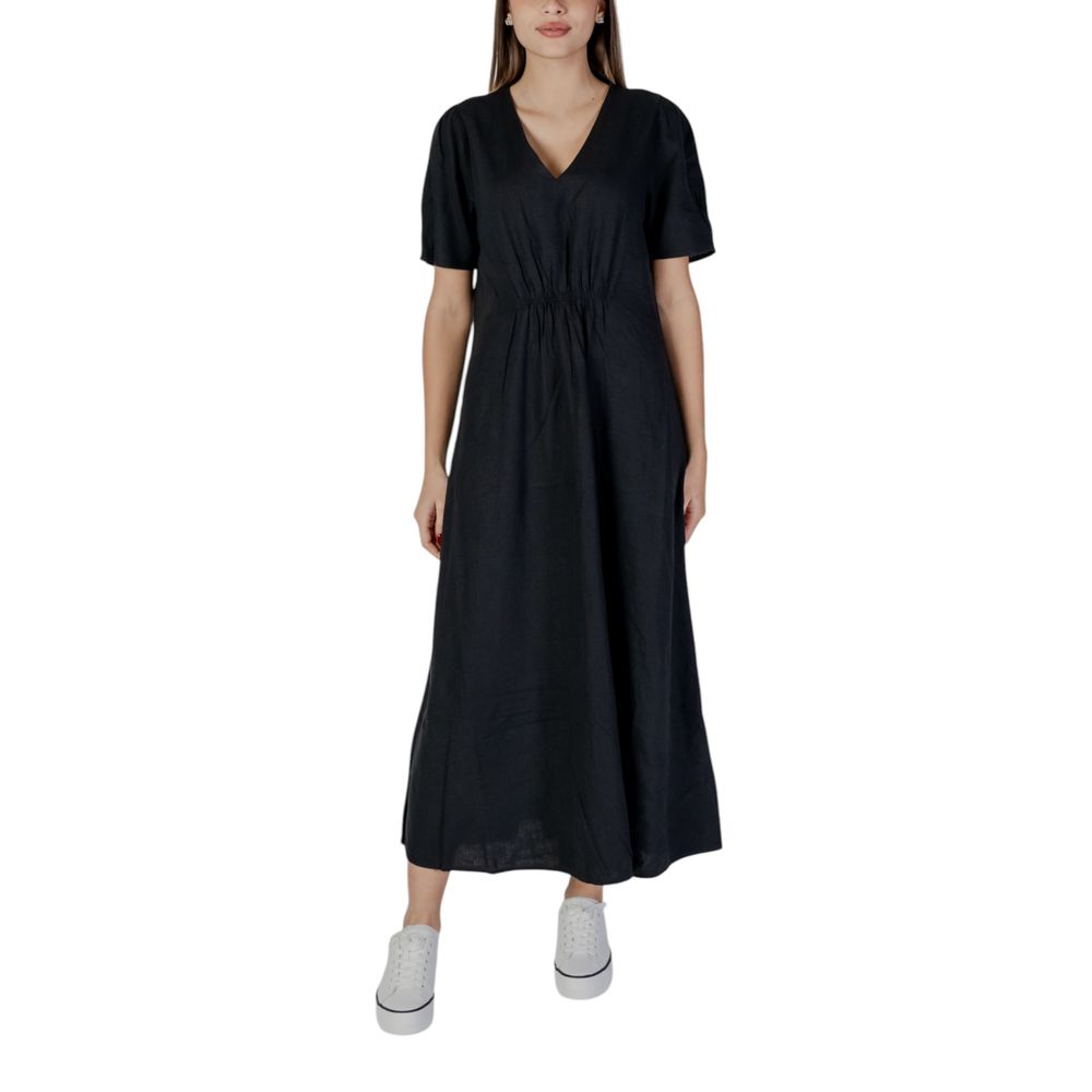B.Young Robe longue en lin noir