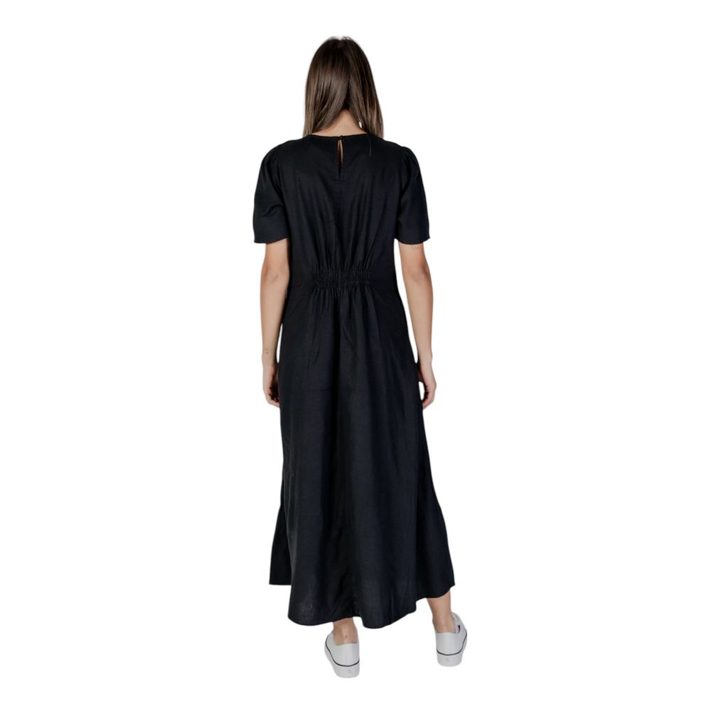 B.Young Robe longue en lin noir
