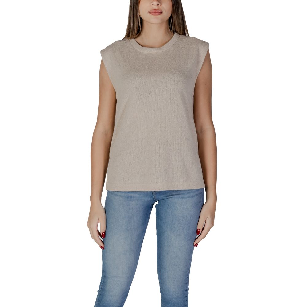 B.Young beige viscose tanktop