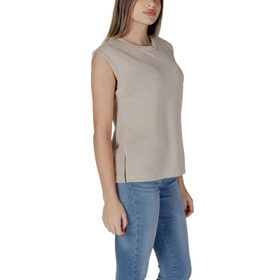 B.Young beige viscose tanktop