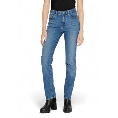 Alleen blauwe katoenen jeans en broek