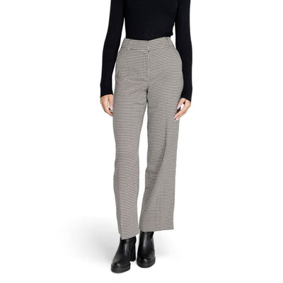 Jeans et pantalons en polyester noir uniquement