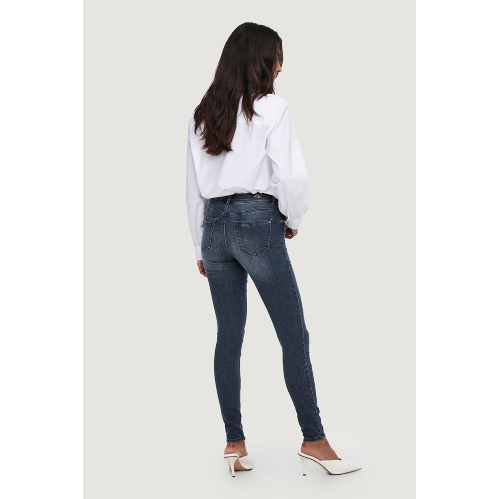 Alleen blauwe katoenen jeans en broek
