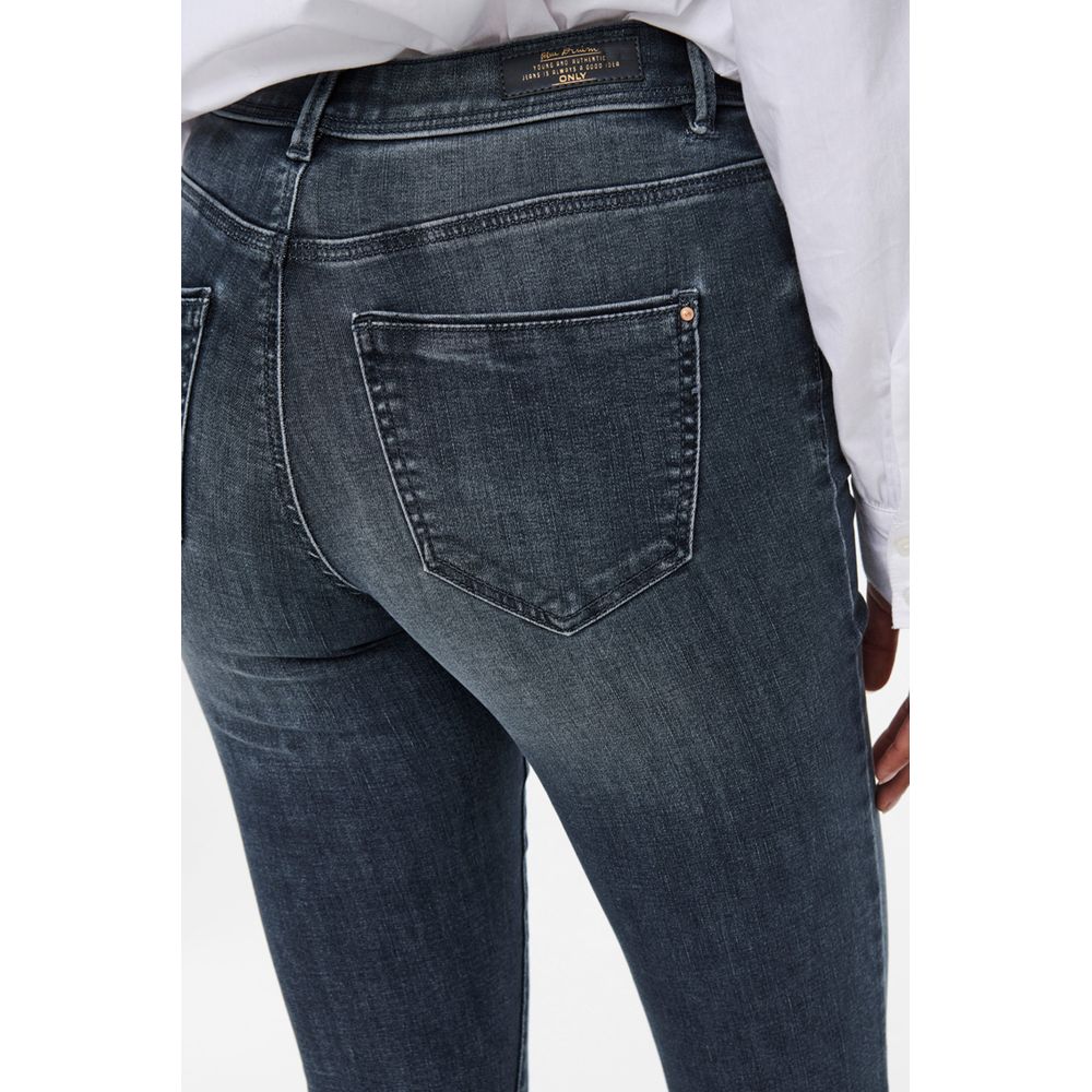 Alleen blauwe katoenen jeans en broek