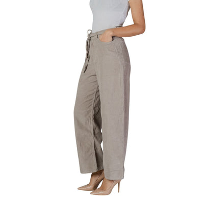 Pantalon en coton beige uniquement