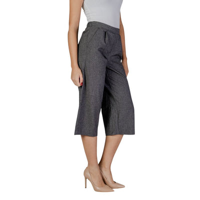 Pantalon court en polyester noir et blanc Vero Moda