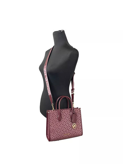 Petit sac fourre-tout à bandoulière zippé Mirella de Michael Kors, couleur sang de bœuf