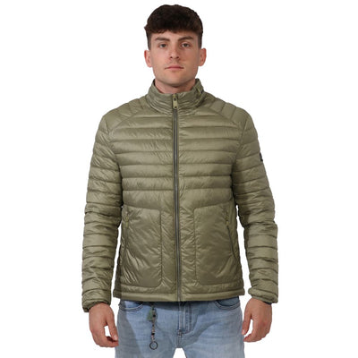 Oui, veste pour homme Yes Zee en nylon vert avec capuche dissimulable.