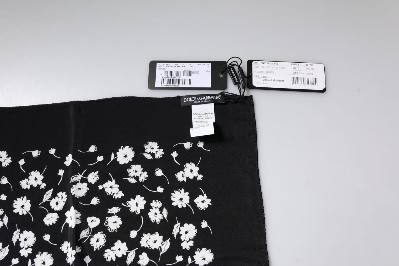 Dolce &amp; Gabbana Zwarte Bloemen Zijden Vierkante Omslagdoek