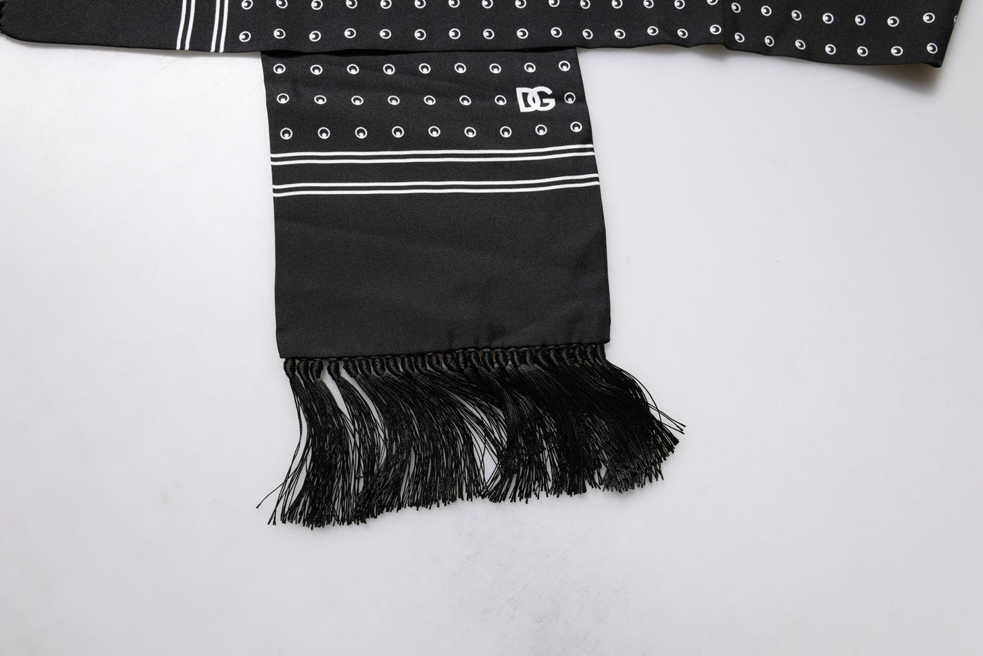 Dolce &amp; Gabbana Zwart Wit Gestippelde Zijden Skinny Franjes Sjaal