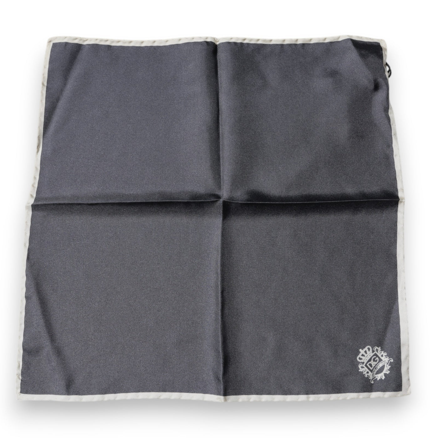 Dolce &amp; Gabbana Grijze Kroon Logo Vierkante Zakdoek Sjaal