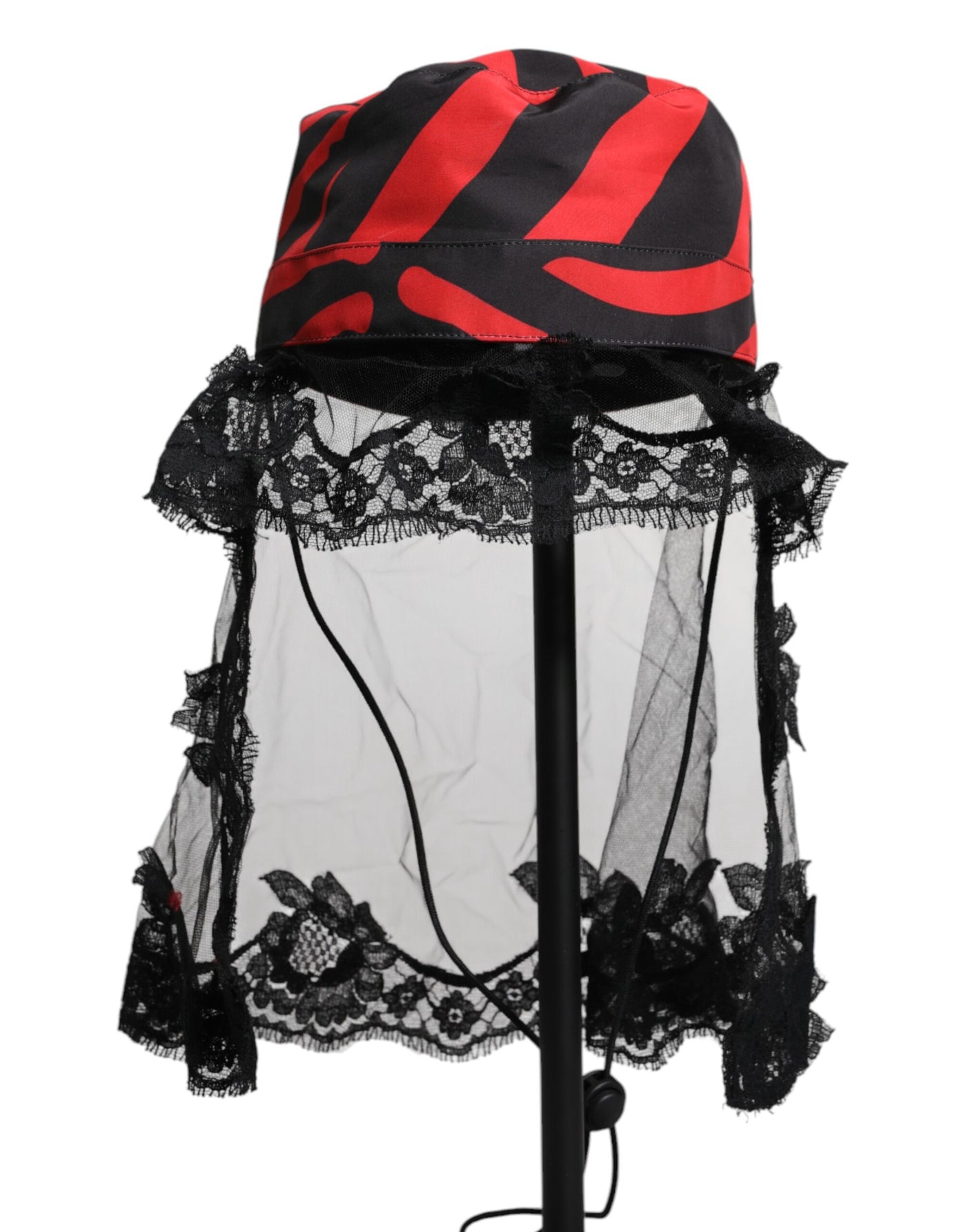 Chapeau bob en tulle et dentelle à rayures noires et rouges Dolce &amp; Gabbana