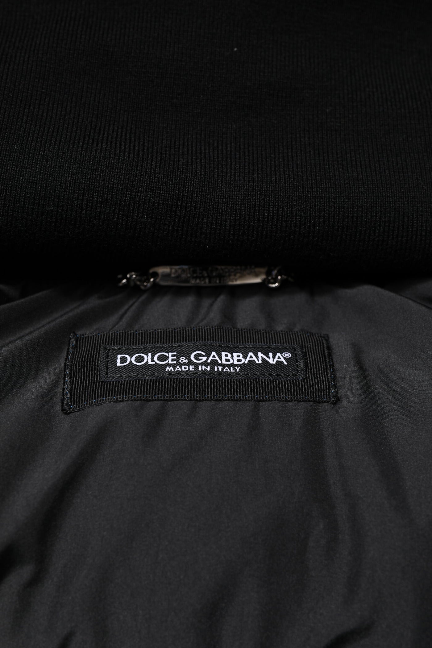 Veste matelassée à capuche entièrement zippée avec logo bleu Dolce &amp; Gabbana