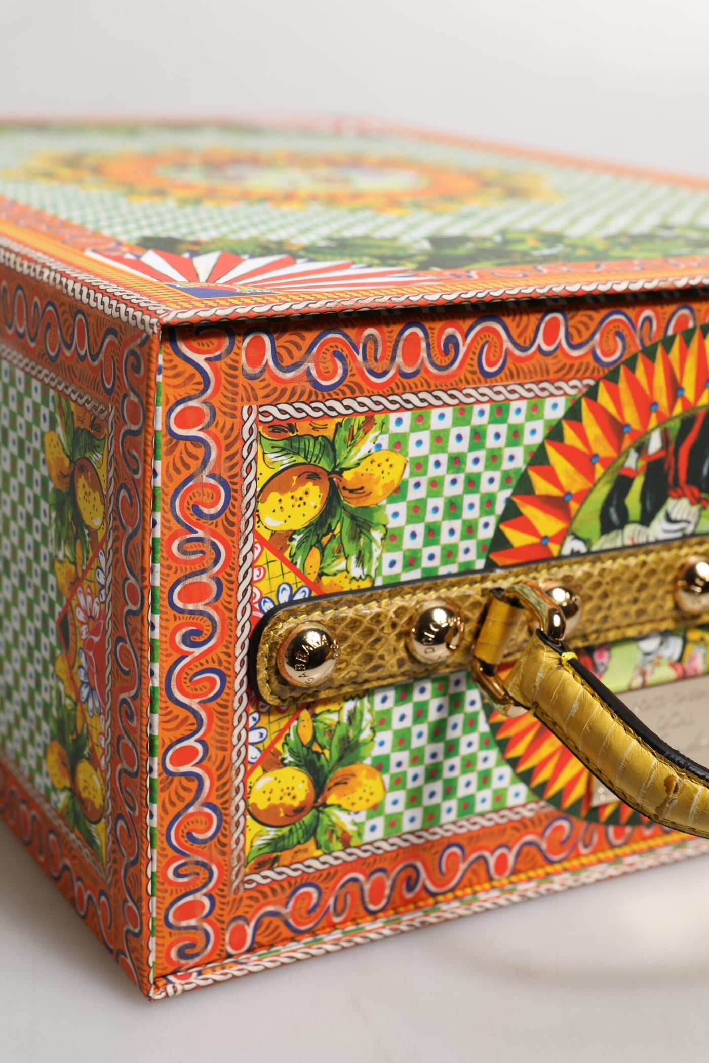 Dolce &amp; Gabbana Rode Jurk Keramiek Porselein Modedoos Leer Sicilië Poppen