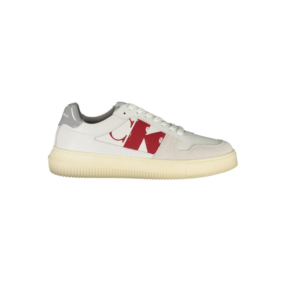 Calvin Klein Strakke witte veterschoenen met contrasterende details