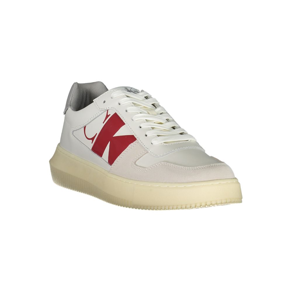 Calvin Klein Strakke witte veterschoenen met contrasterende details