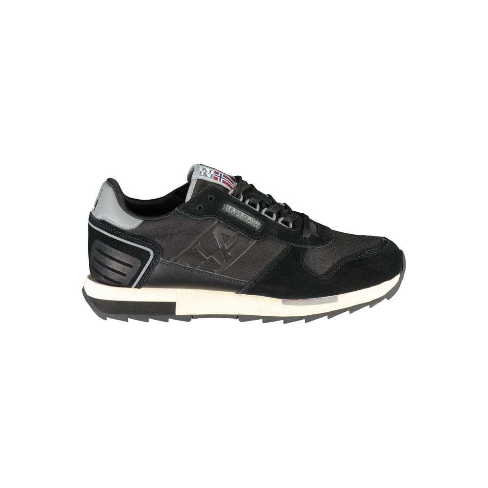 Napapijri : sublimez vos baskets avec des lacets contrastés