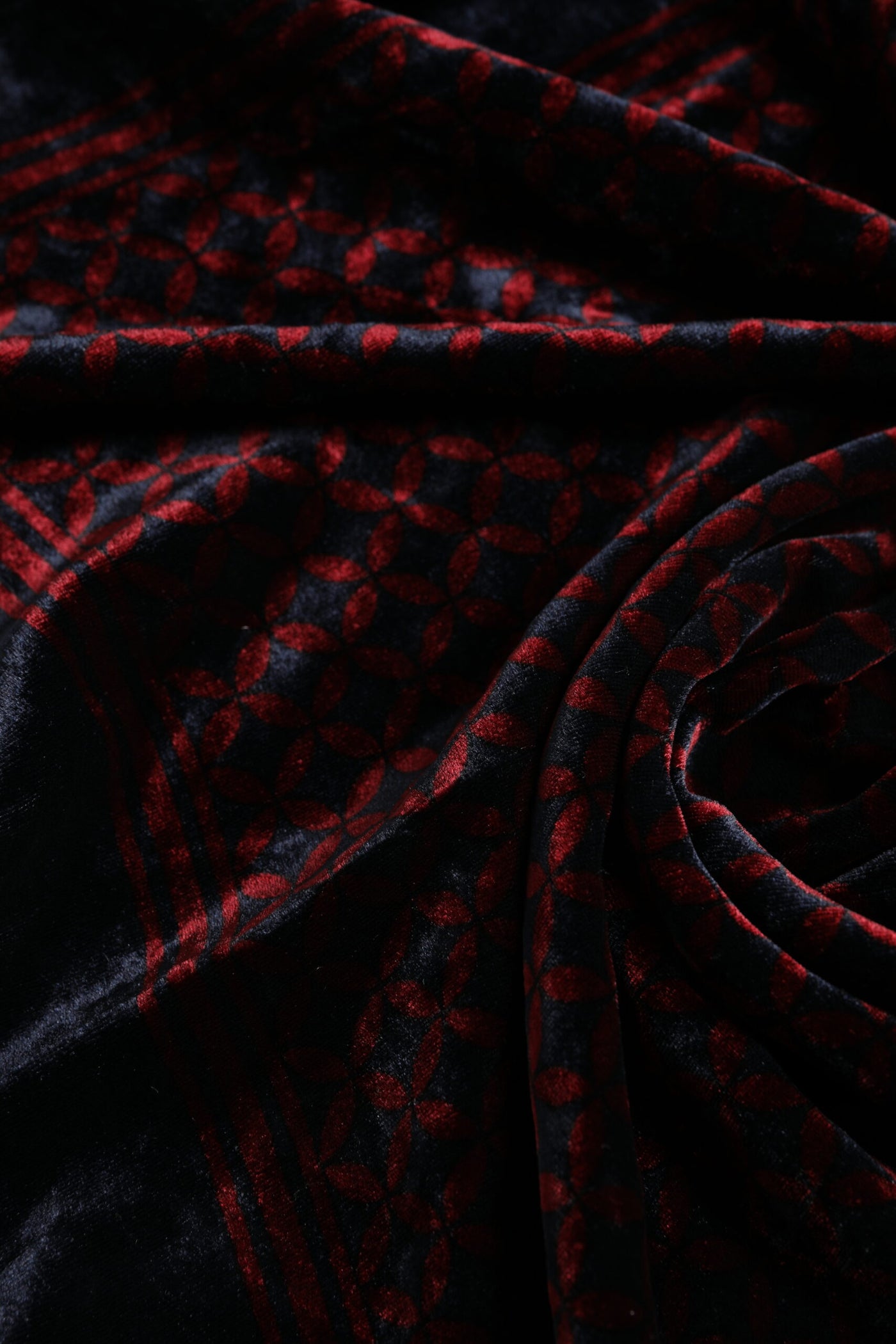 Dolce &amp; Gabbana Zwarte Rode Viscose Vierkante Heren Foulard Sjaal