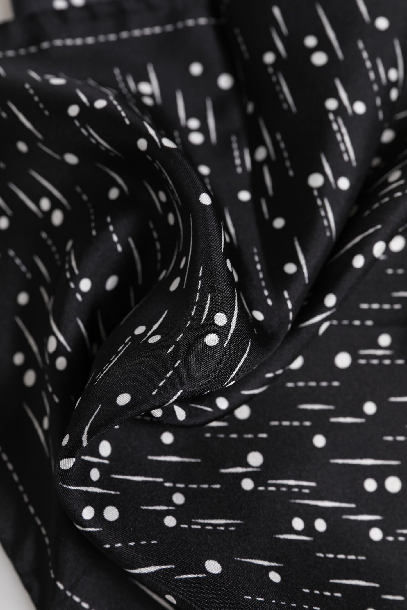 Dolce &amp; Gabbana Zwart Wit Geprinte Vierkante Heren Foulard Sjaal