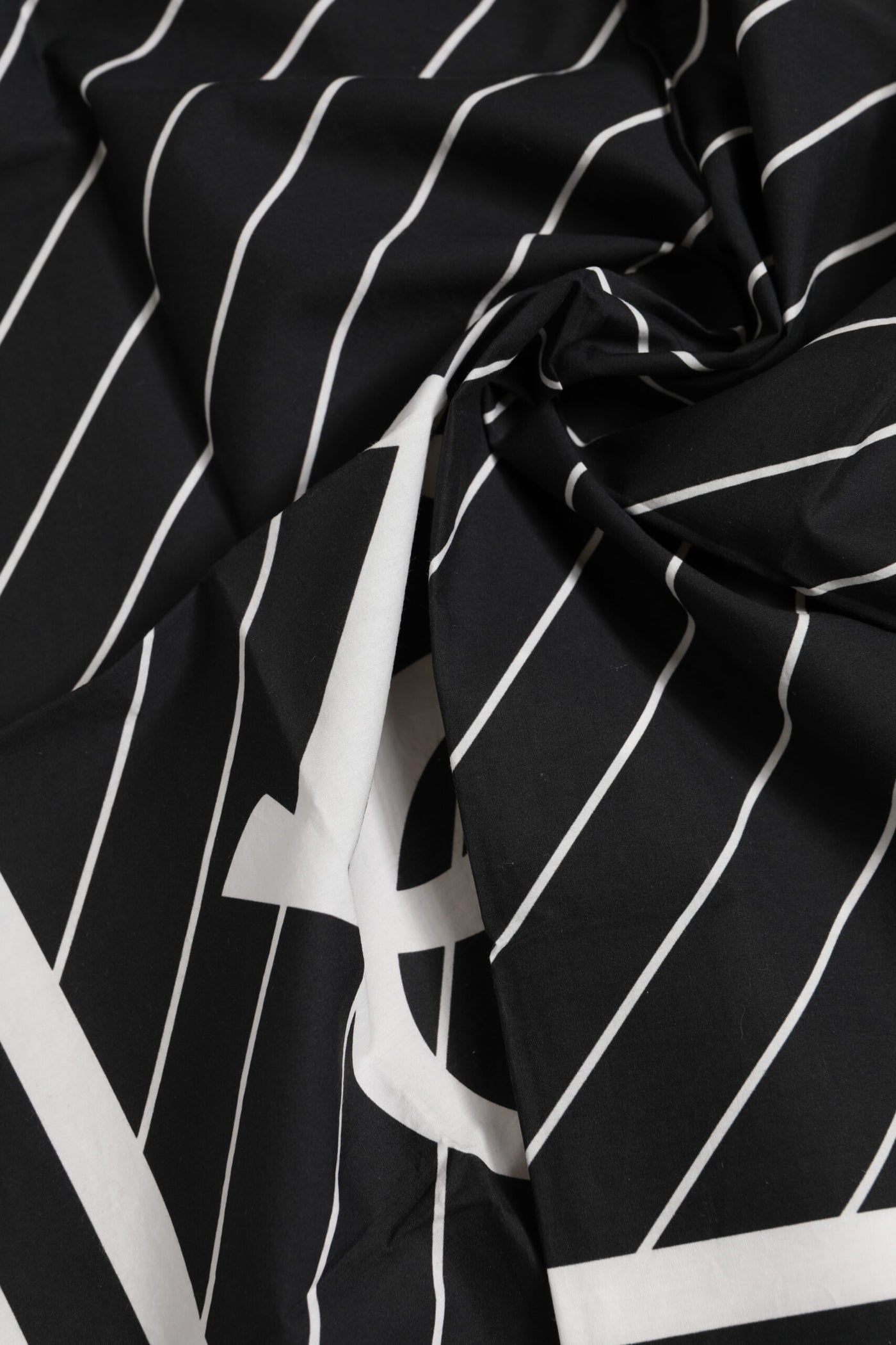 Dolce &amp; Gabbana Zwart Wit DG Logo Vierkante Heren Foulard Sjaal