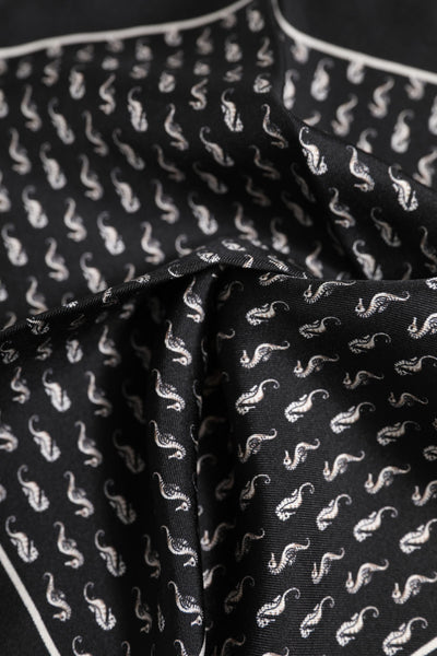 Dolce &amp; Gabbana Zwarte Zeepaard Zijden Vierkante Heren Foulard Sjaal
