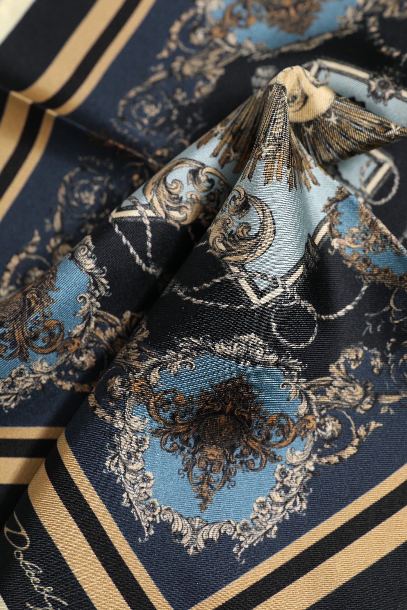 Dolce &amp; Gabbana Multicolor Cashmere Vierkante Heren Foulard Sjaal