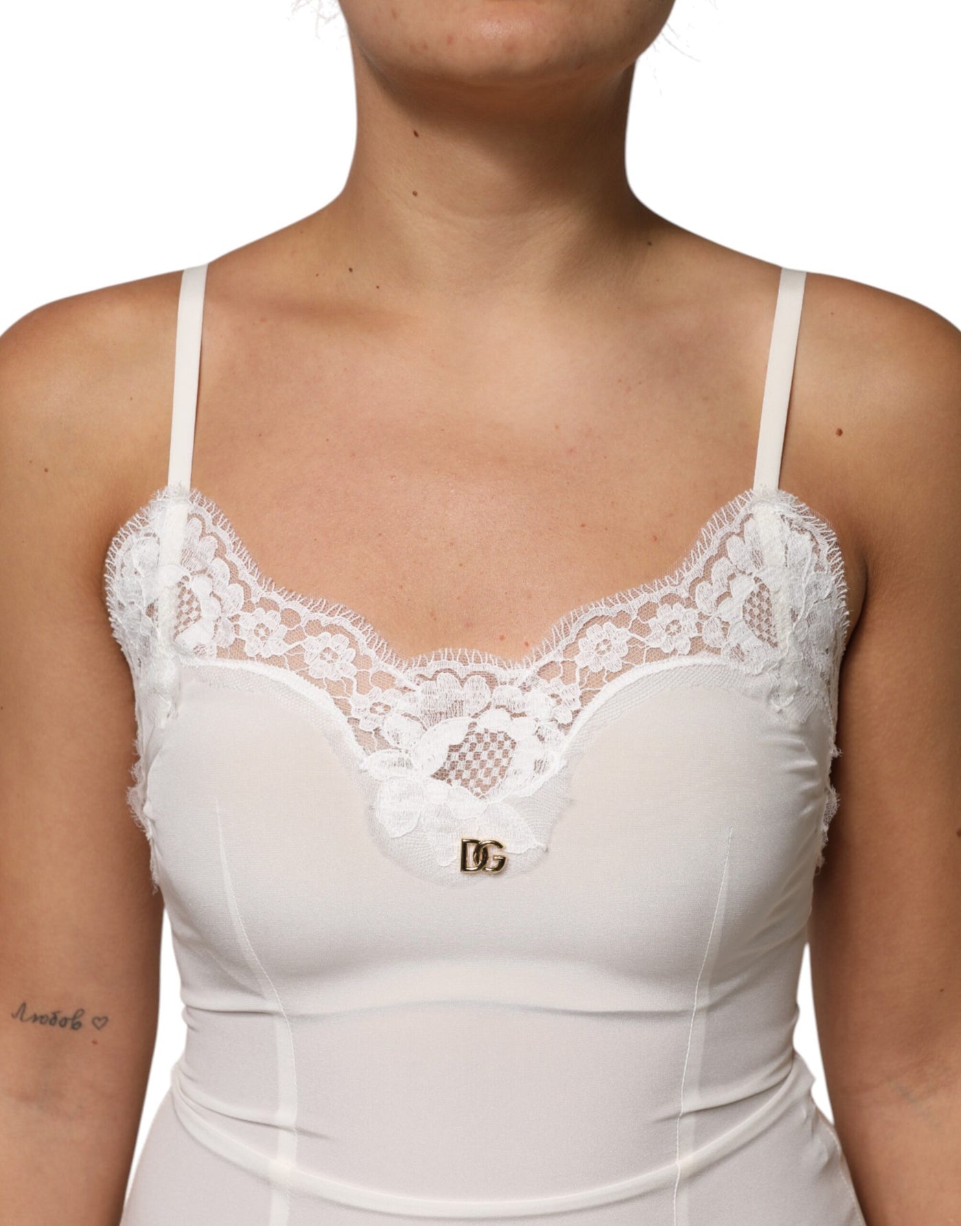 Dolce &amp; Gabbana Witte Kanten Gouden DG Logo Zijden Jurk Nachtkleding