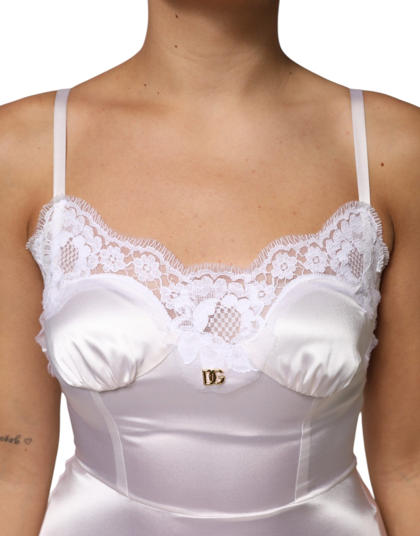 Dolce &amp; Gabbana Witte Kanten Gouden DG Logo Zijden Jurk Nachtkleding