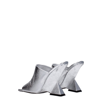 Les plateformes en cuir gris Attico