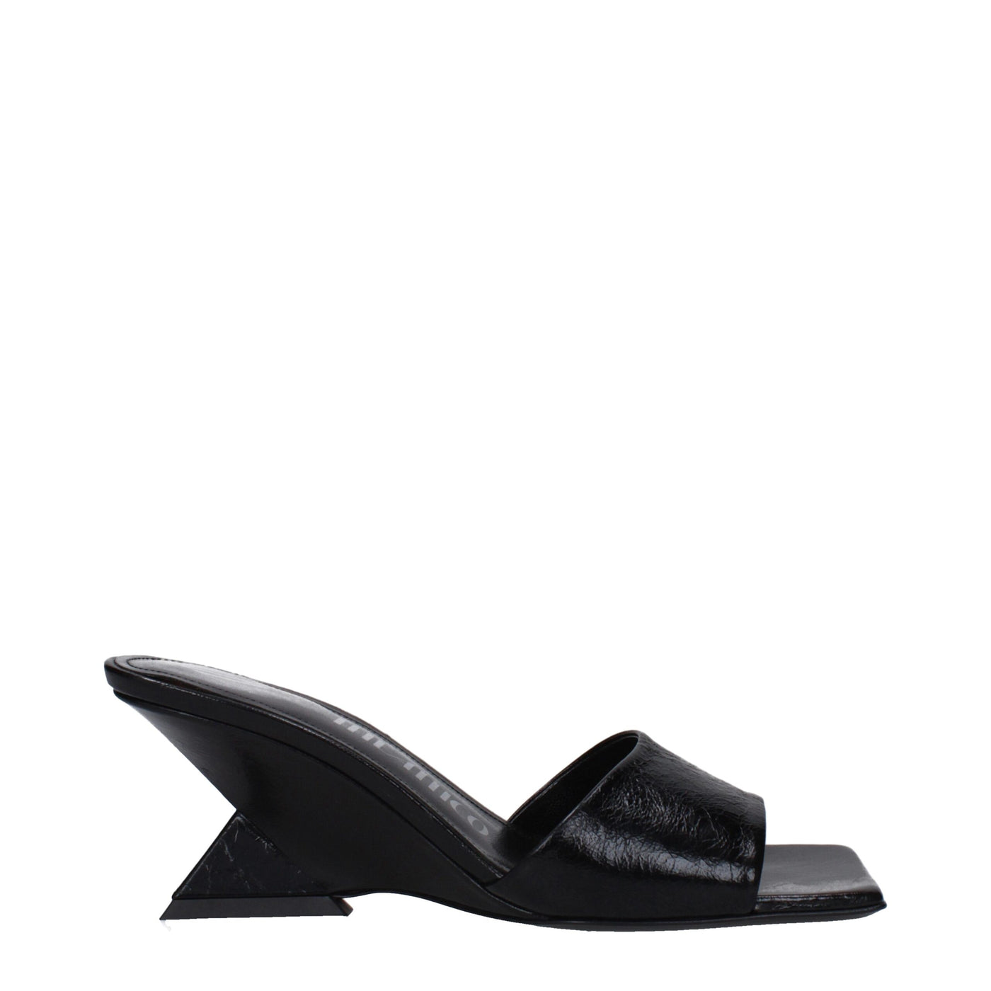 Les sandales plates en cuir noir Attico