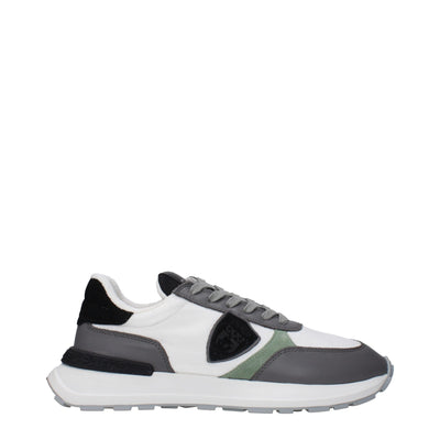 Philippe Model Witte Stoffen Lage Toppen