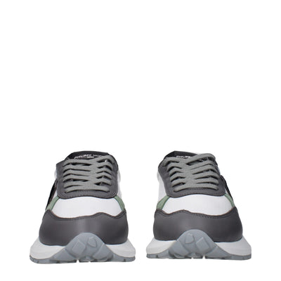 Philippe Model Witte Stoffen Lage Toppen